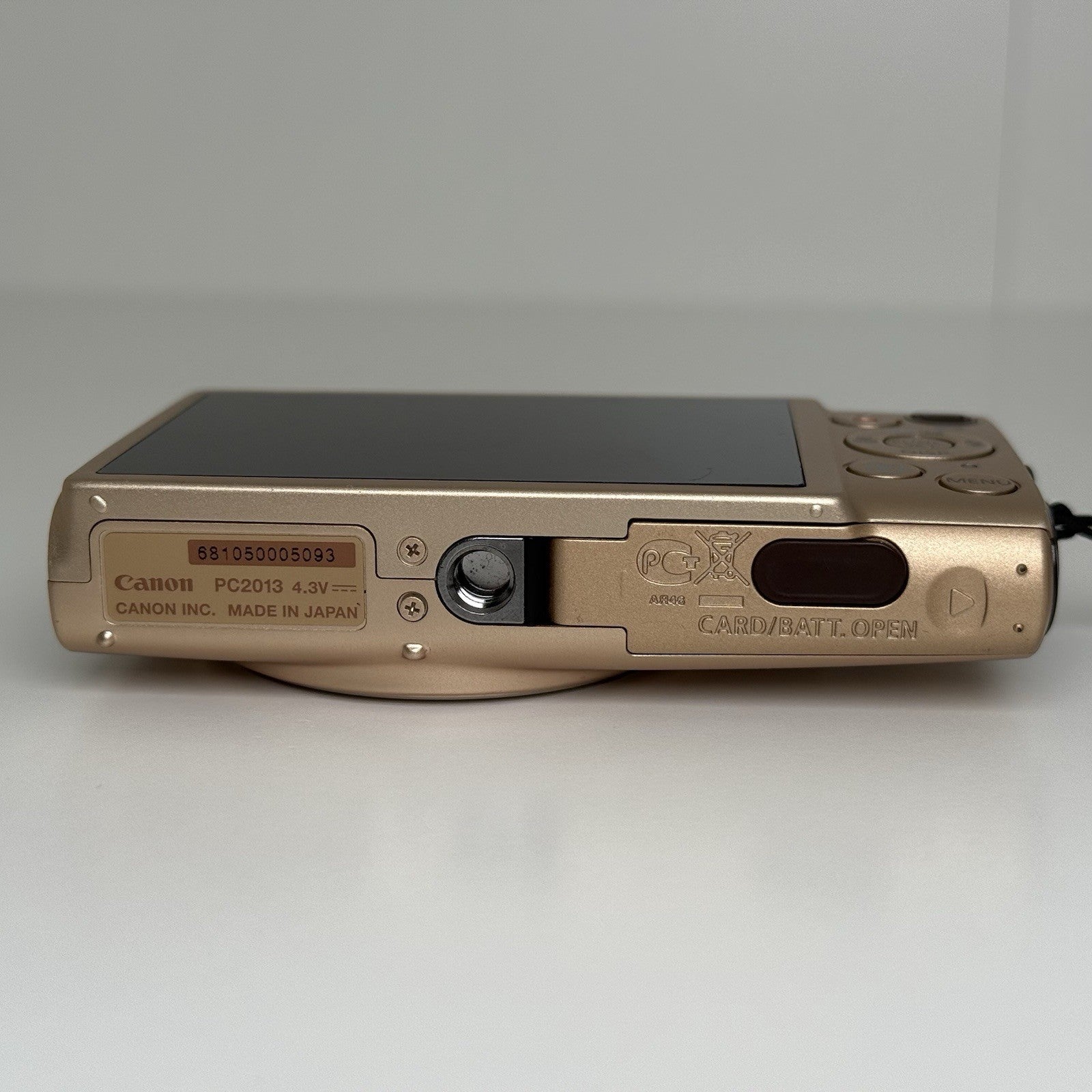 Canon IXY 620F Gold Compact Digital Camera