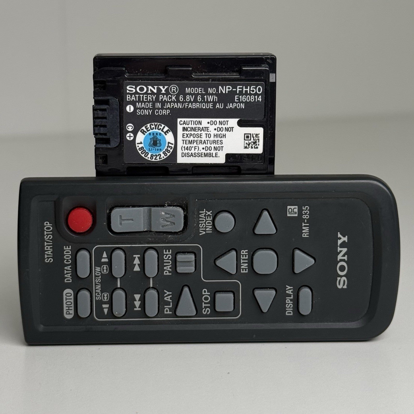 Sony Handycam HDR-XR500 Black Compact Camcorder + Accessories