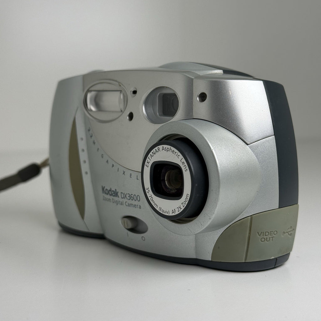 Kodak DX3600 Silver Compact Digital Camera + Case