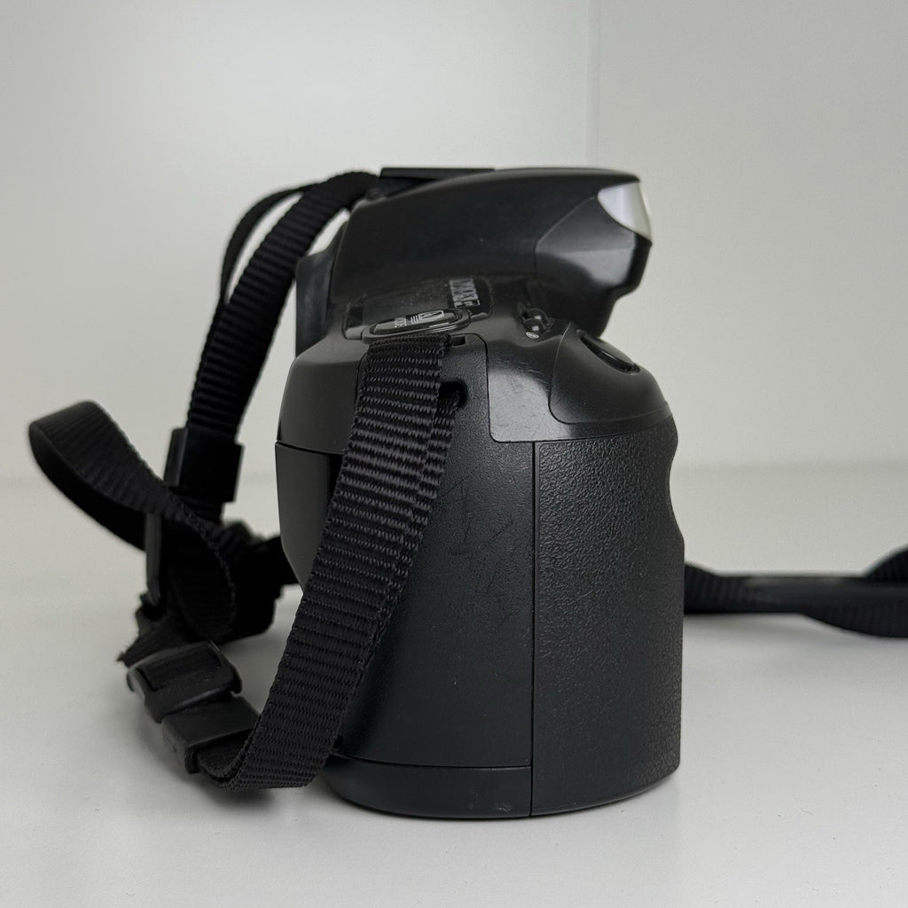 Minolta Dynax 300si Black 35mm SLR Film Camera Body Only