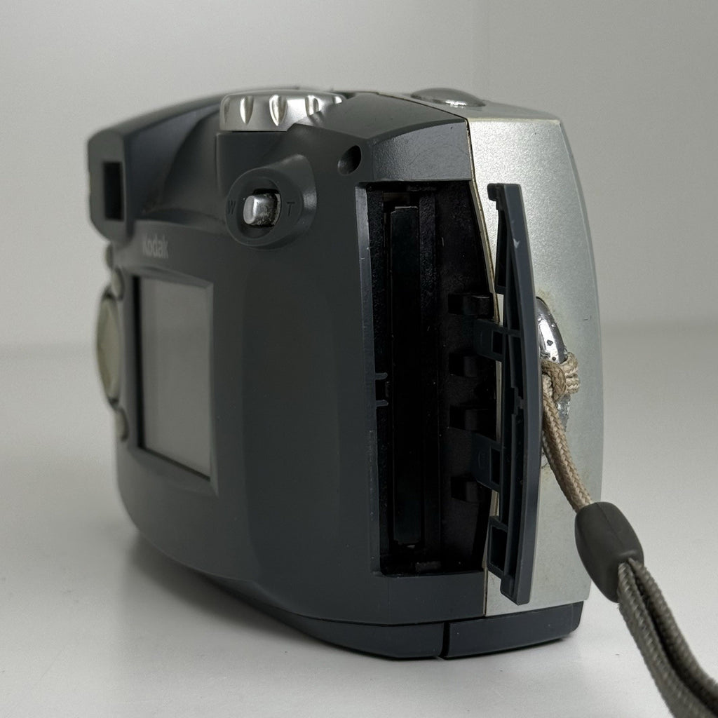 Kodak DX3600 Silver Compact Digital Camera + Case
