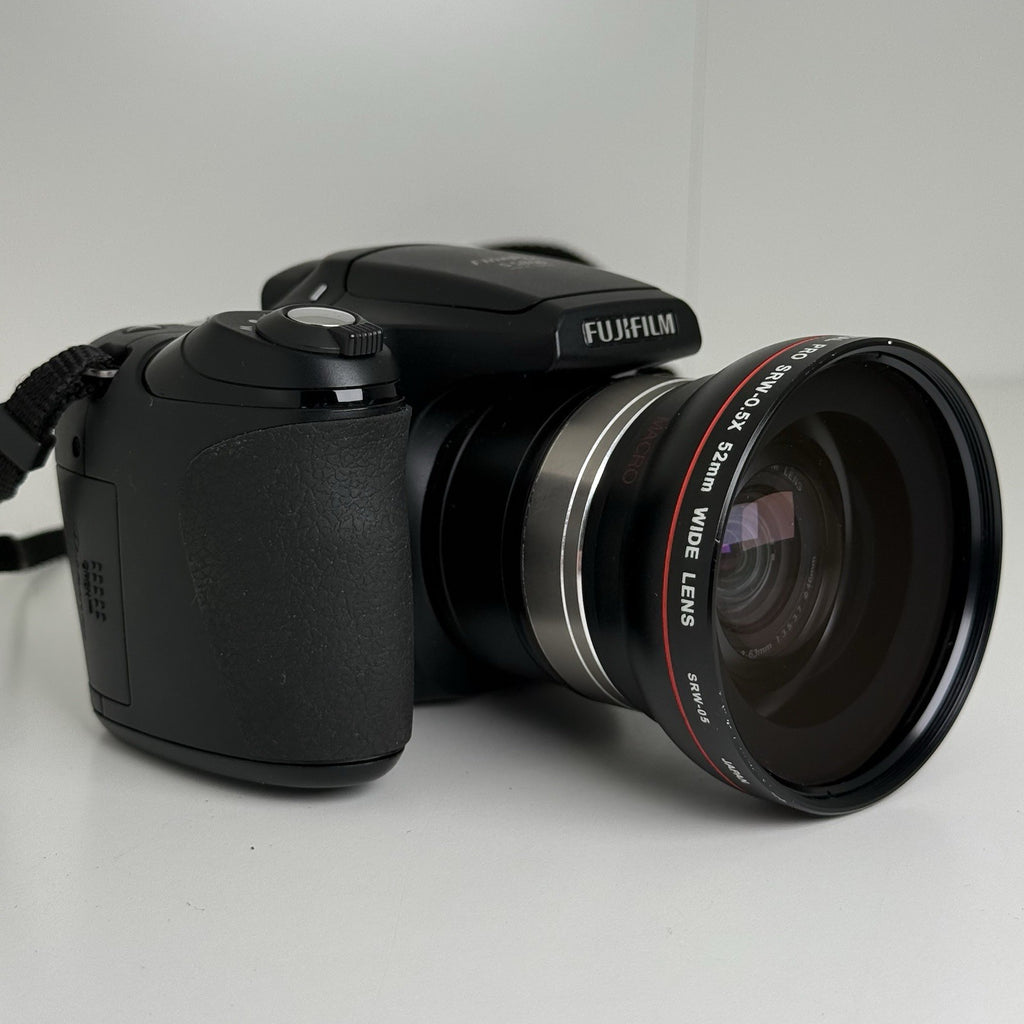 Fujifilm Finepix S5800 Black Compact Digital Camera + Carry Bag