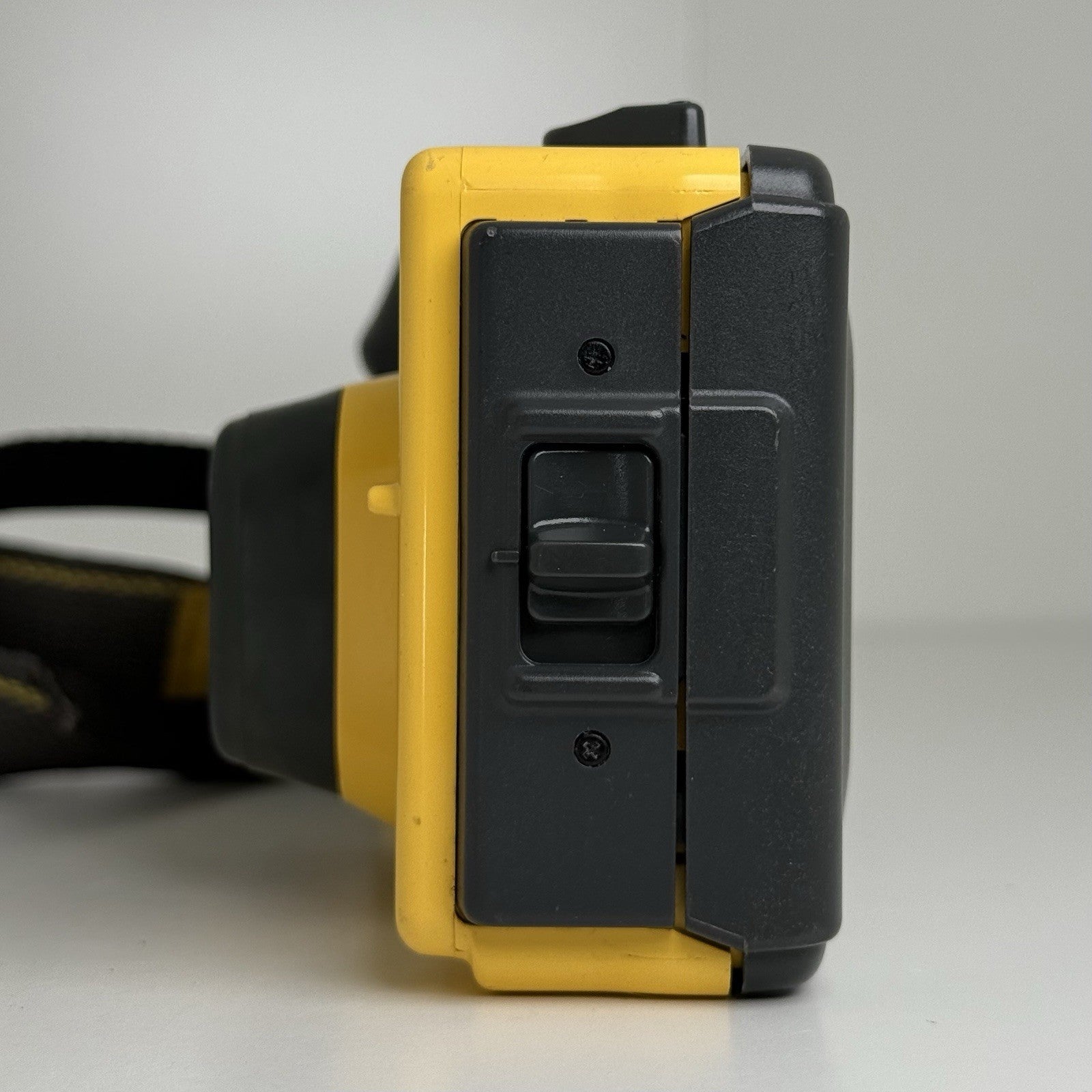 Minolta Weathermatic 35DL Waterproof 35mm Film Camera UNTESTED FOR PARTS ONLY!