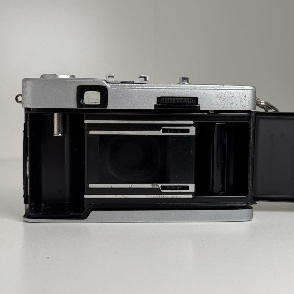 Olympus Trip 35 Point & Shoot Compact 35mm Film Camera