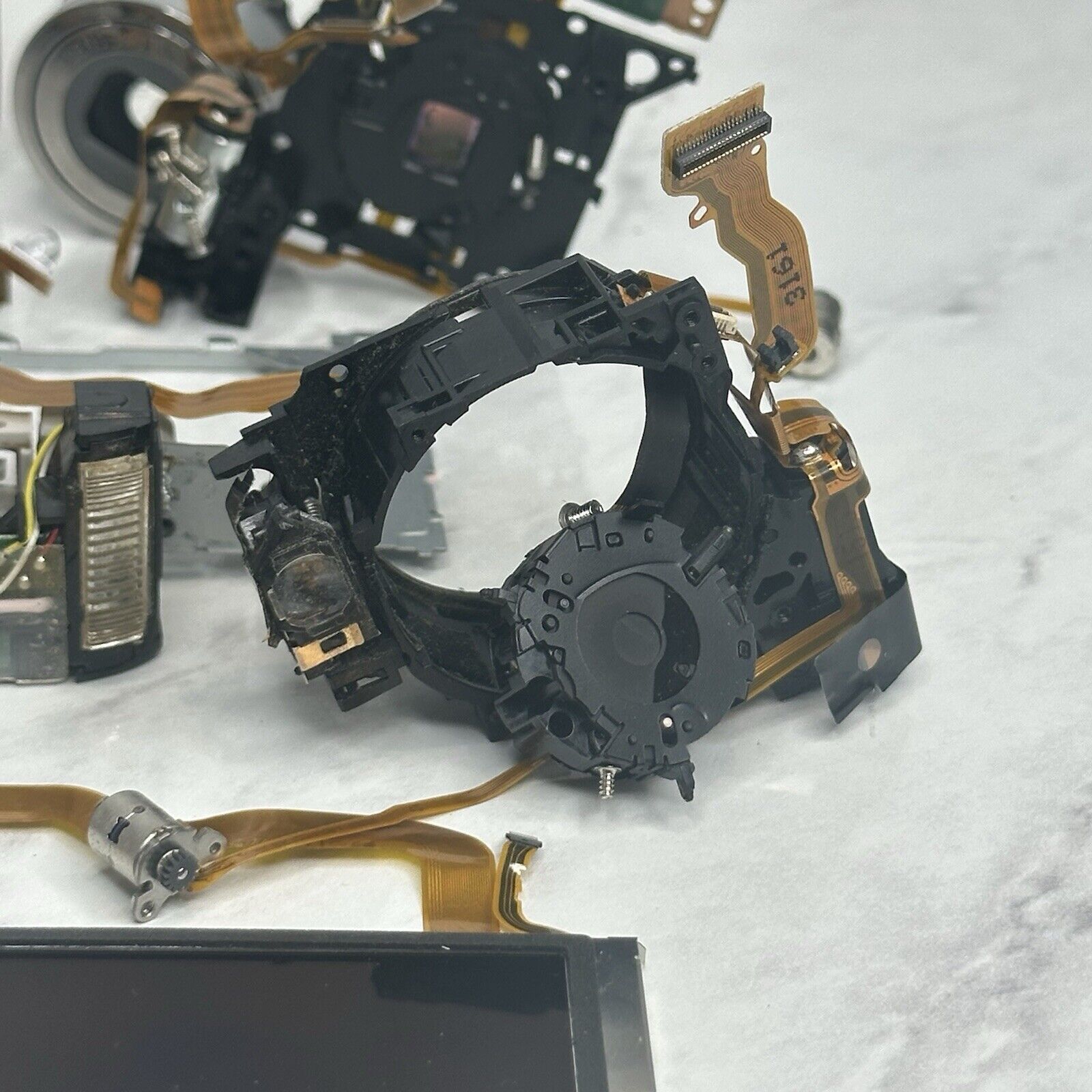 Canon IXUS 95 IS Digital Camera PARTS ONLY
