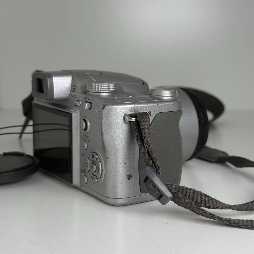 Panasonic Lumix DMC-F27 Silver Compact Digital Camera