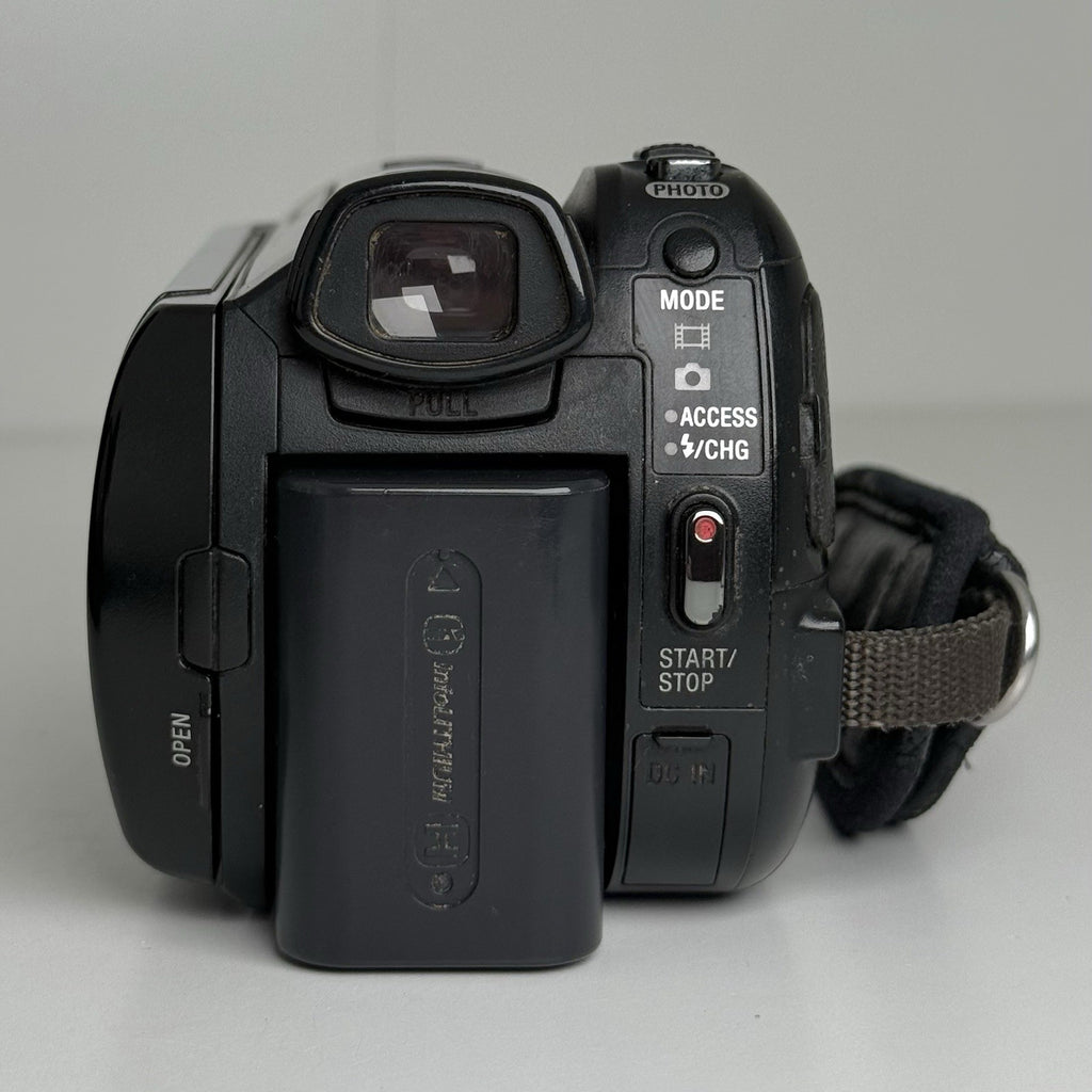 Sony Handycam HDR-XR500 Black Compact Camcorder + Accessories