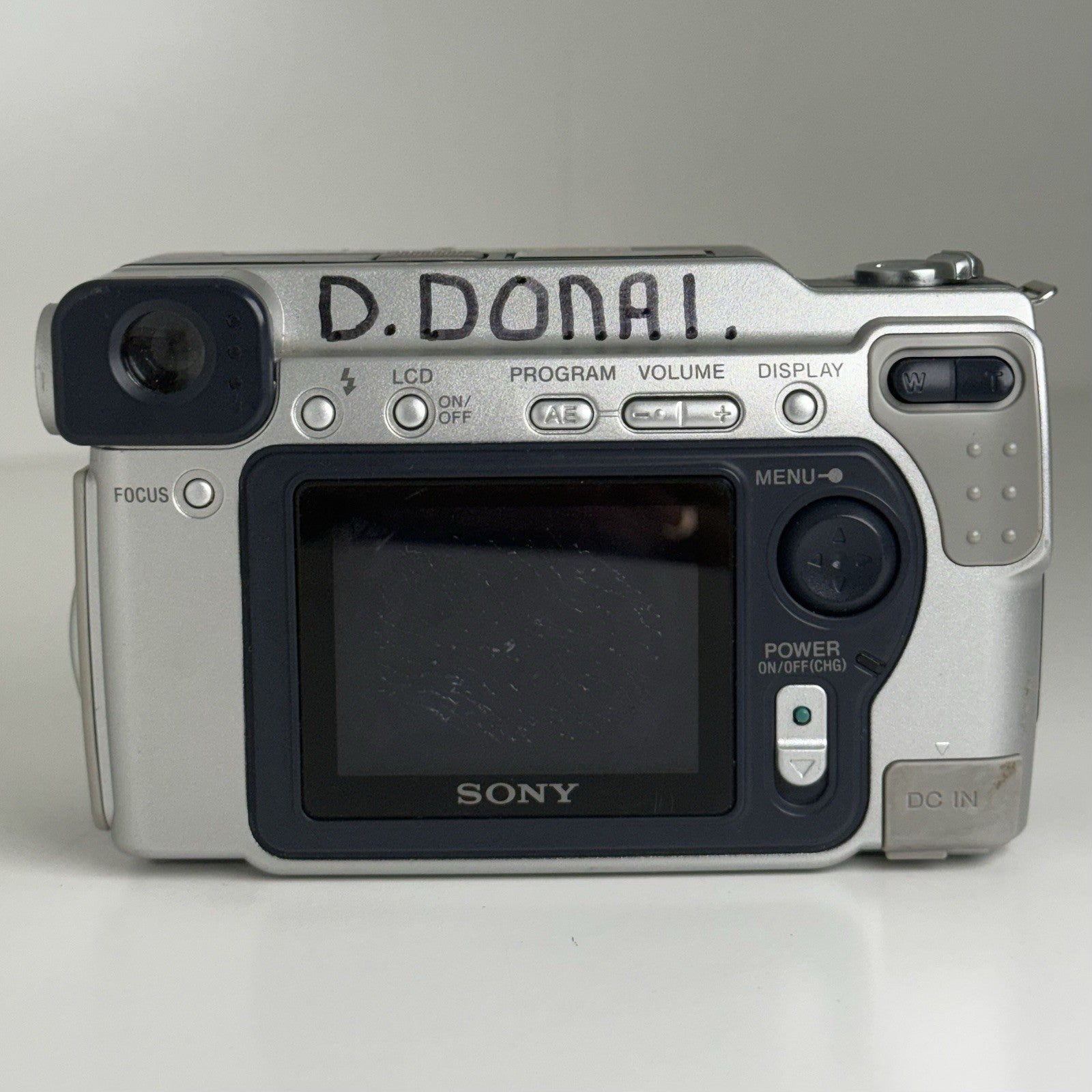 Sony CyberShot DSC-S70 Compact Digital Camera UNTESTED!