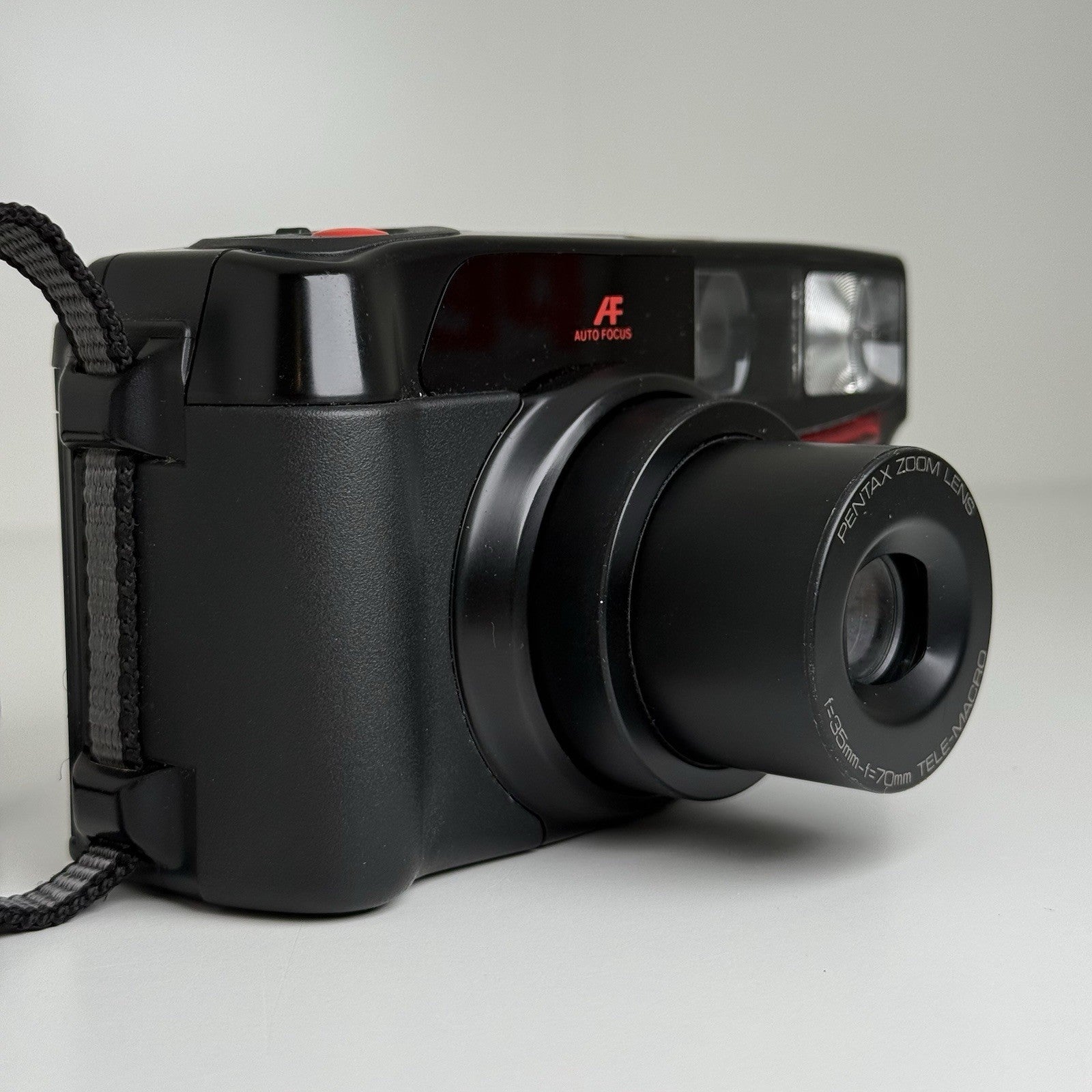 Pentax Zoom 70-X Date Black 35mm Film Camera + Case