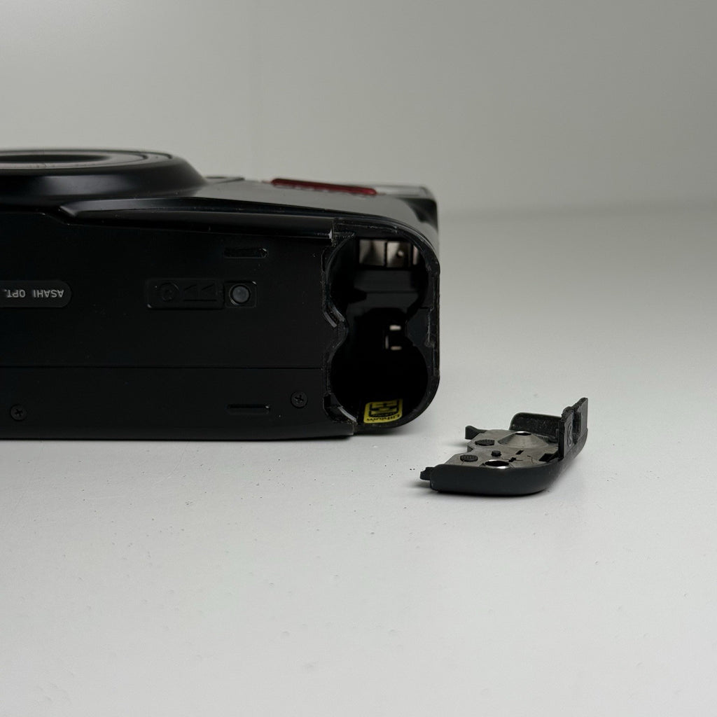 Pentax Zoom 70-X Date Black 35mm Film Camera + Case