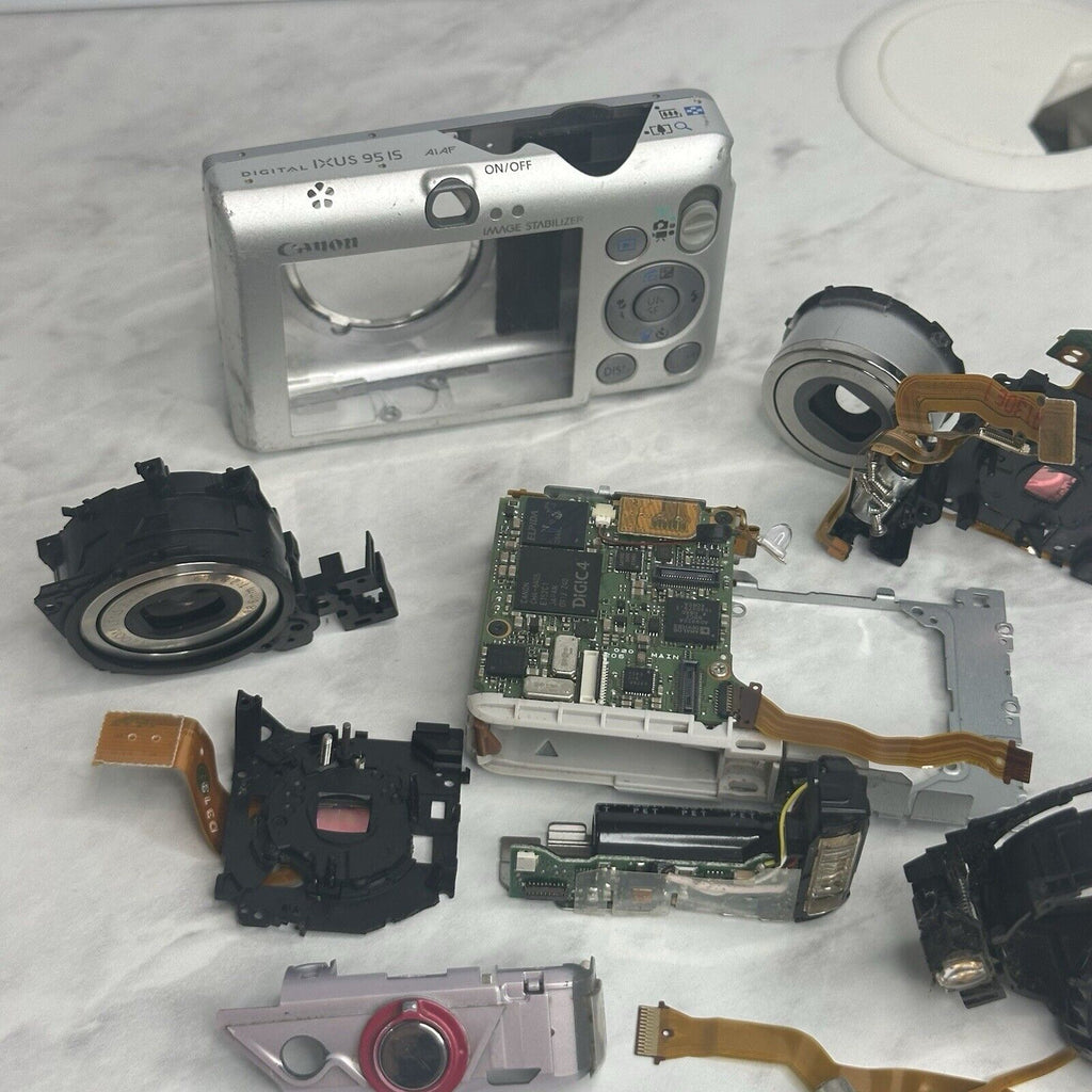 Canon IXUS 95 IS Digital Camera PARTS ONLY