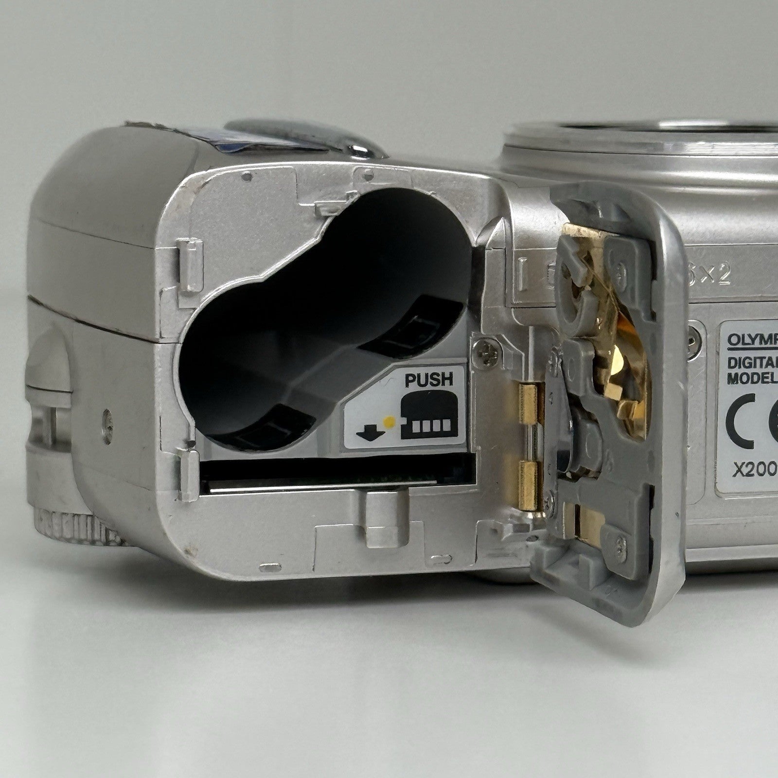 Olympus FE-115 Silver Compact Digital Camera