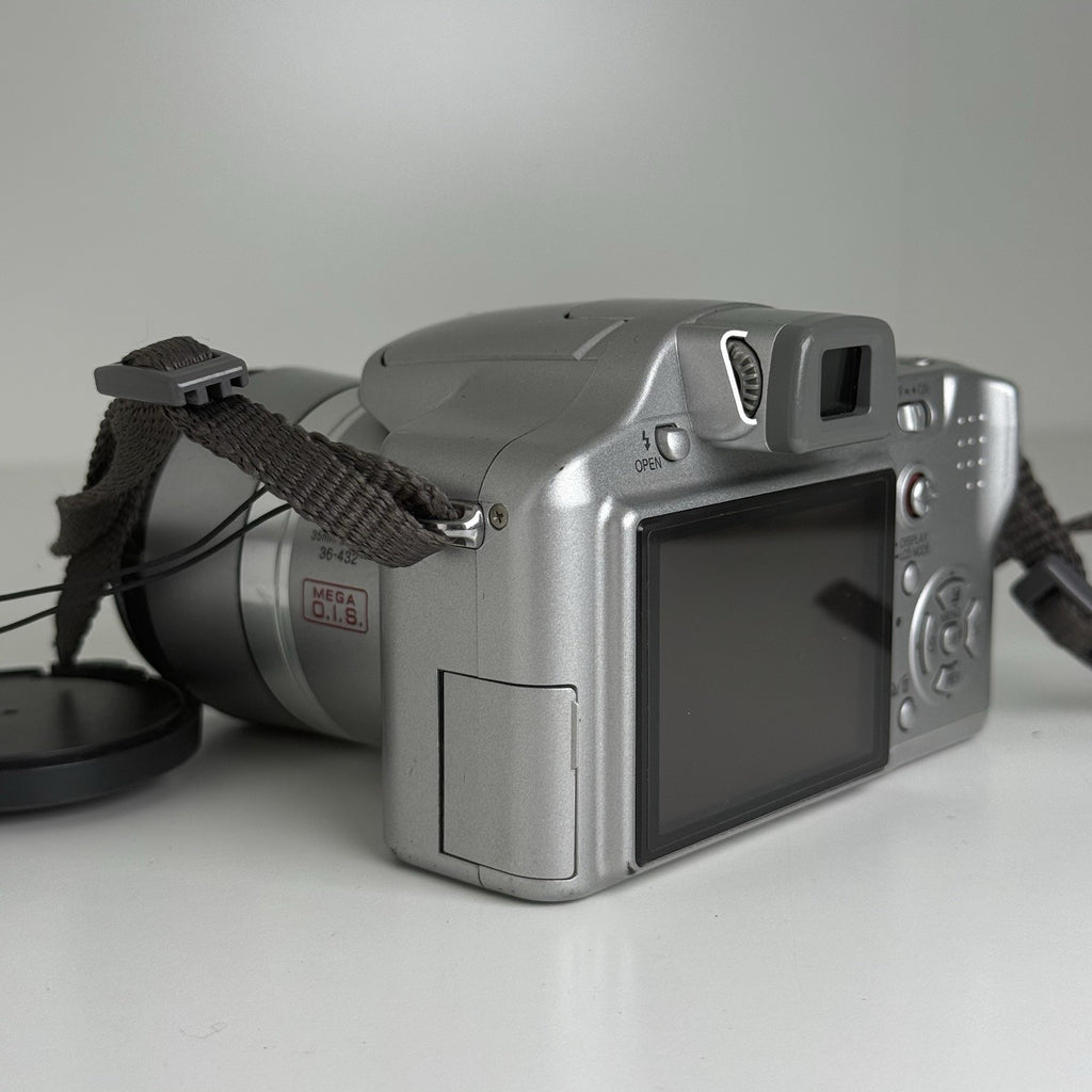 Panasonic Lumix DMC-F27 Silver Compact Digital Camera