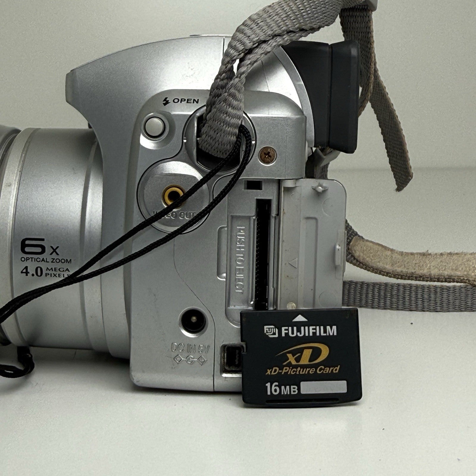 Fujifilm Finepix S3500 Silver Compact Digital Camera