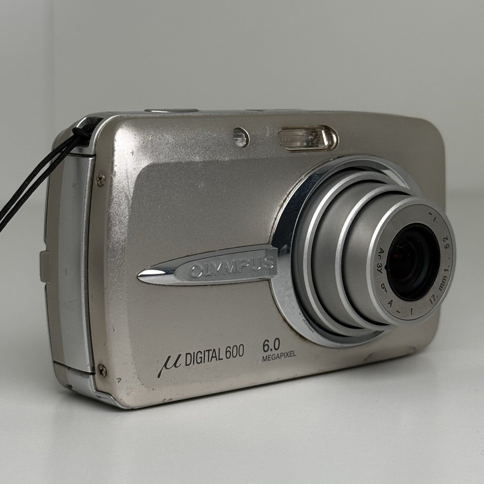 Olympus Stylus 600 Bronze Compact Digital Camera
