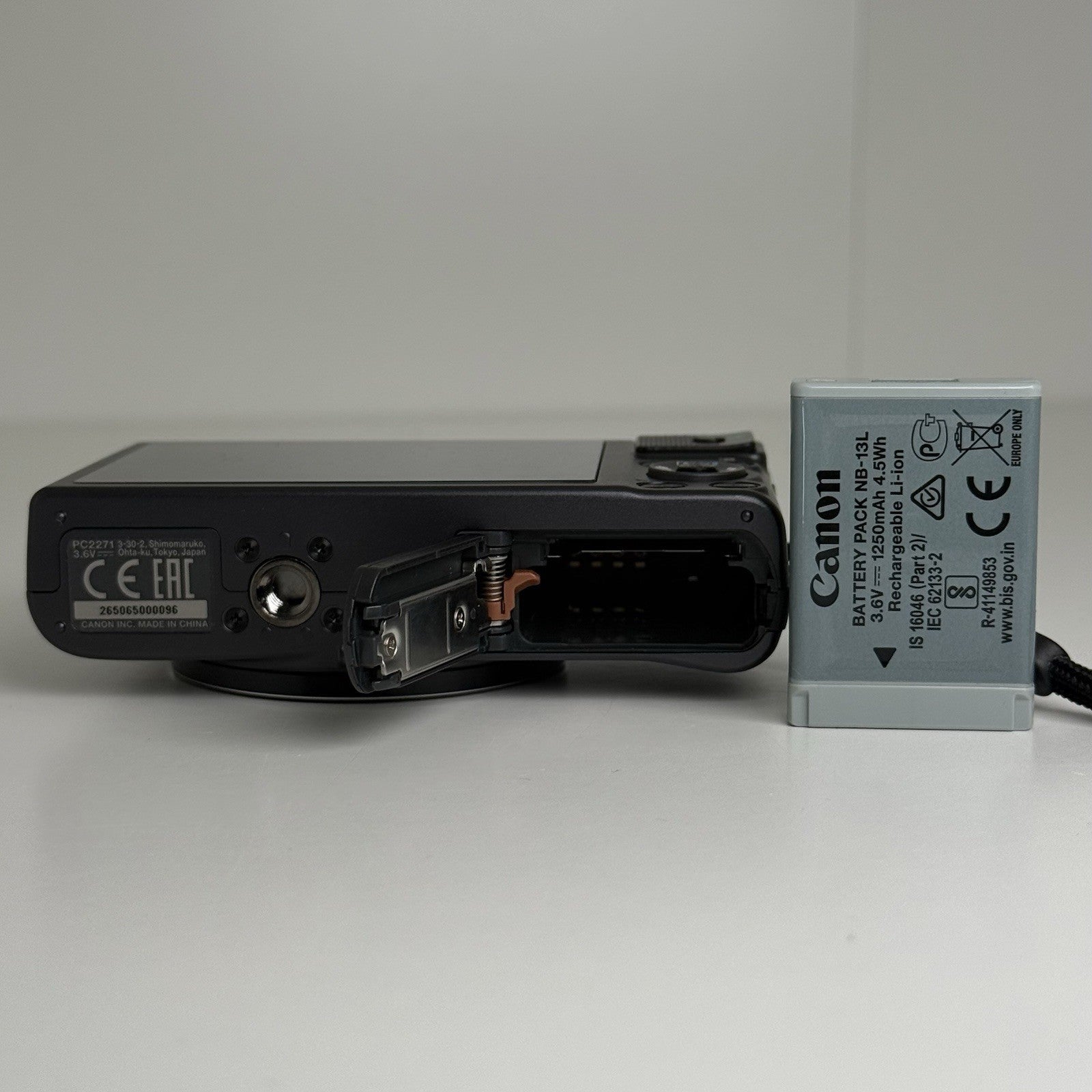 Canon PowerShot SX620 HS Black Compact Digital Camera + Box