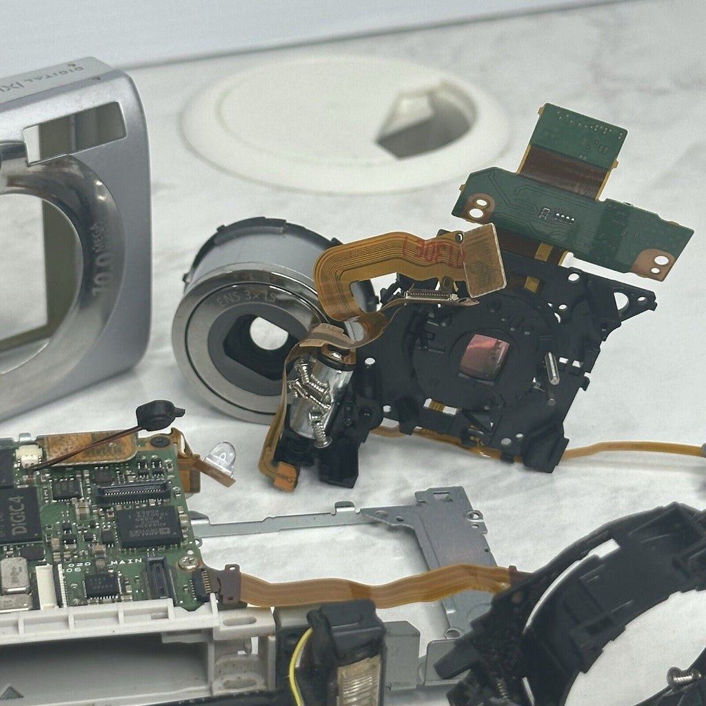 Canon IXUS 95 IS Digital Camera PARTS ONLY