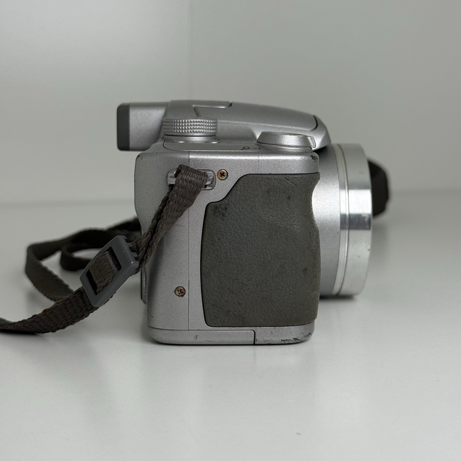 Panasonic Lumix DMC-FZ7 Silver Digital Camera + Battery&Charger