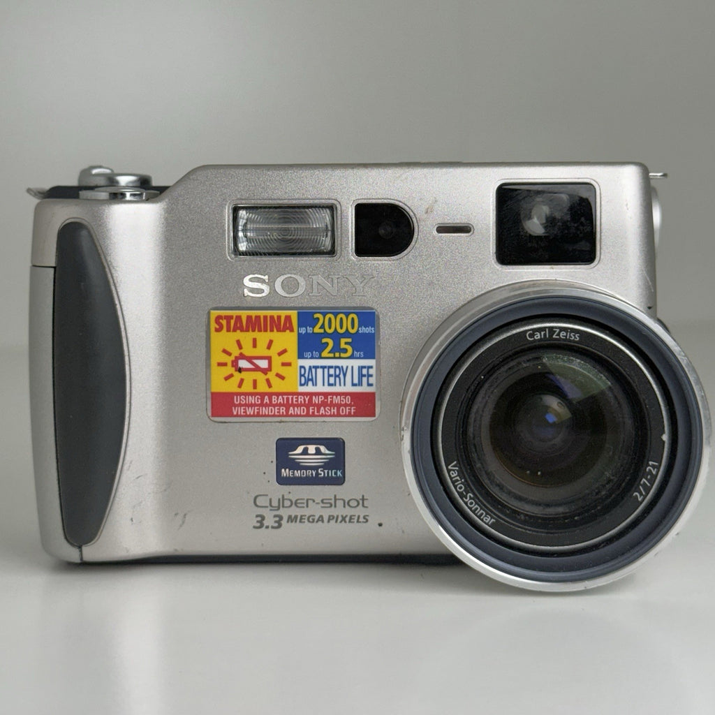 Sony CyberShot DSC-S70 Compact Digital Camera UNTESTED!