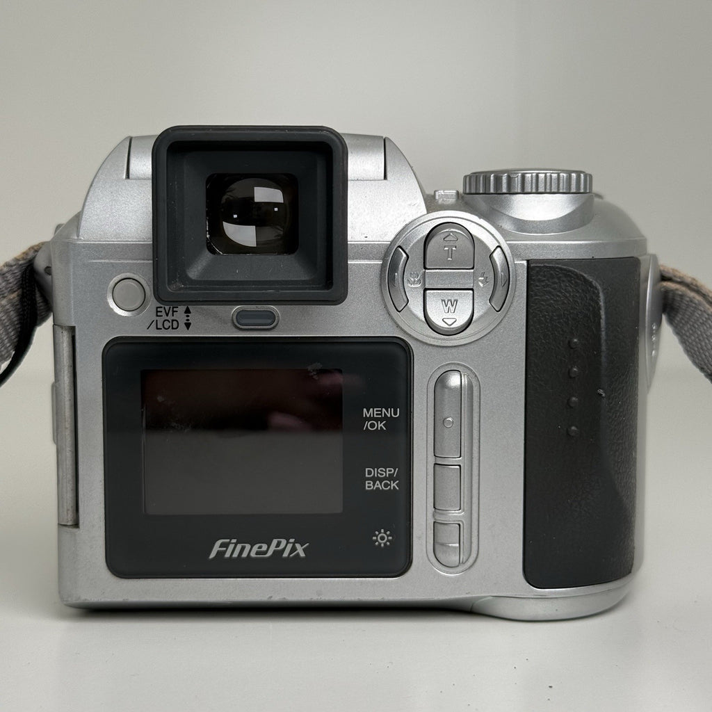 Fujifilm Finepix S3500 Silver Compact Digital Camera