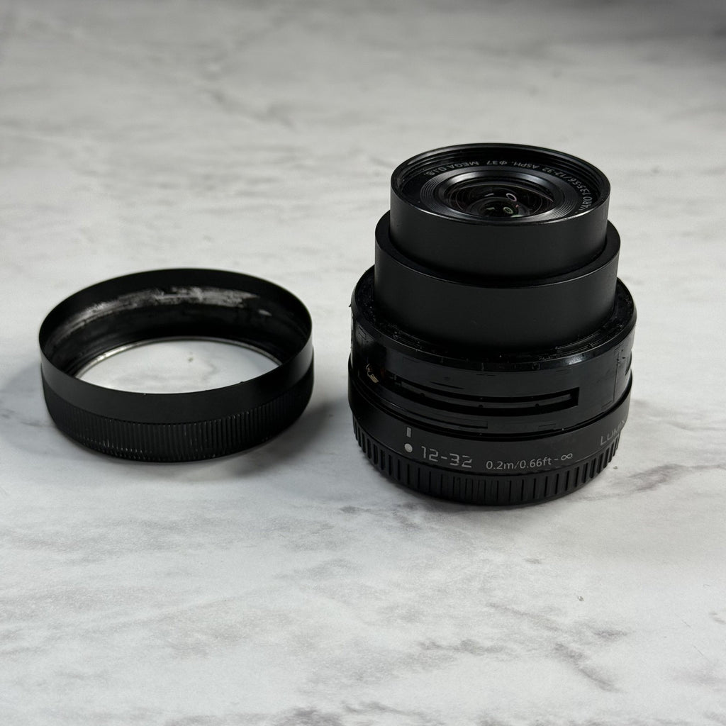 Panasonic Lumix 12-32mm F3.5-5.6 Camera Lens Black H-FS12032 FOR PARTS ONLY!