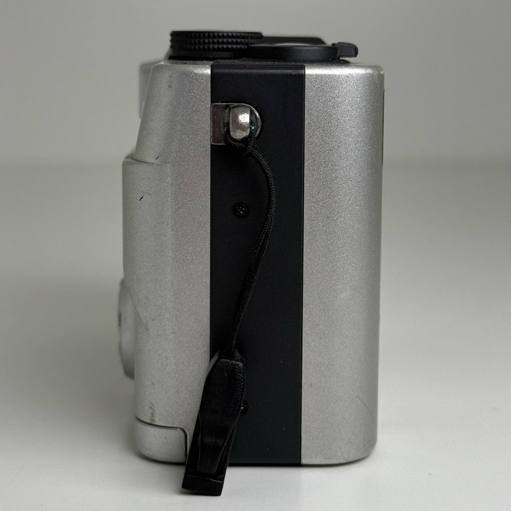 Panasonic Lumix DMC-LC20 2.0MP Compact Digital Camera Silver FOR PARTS!