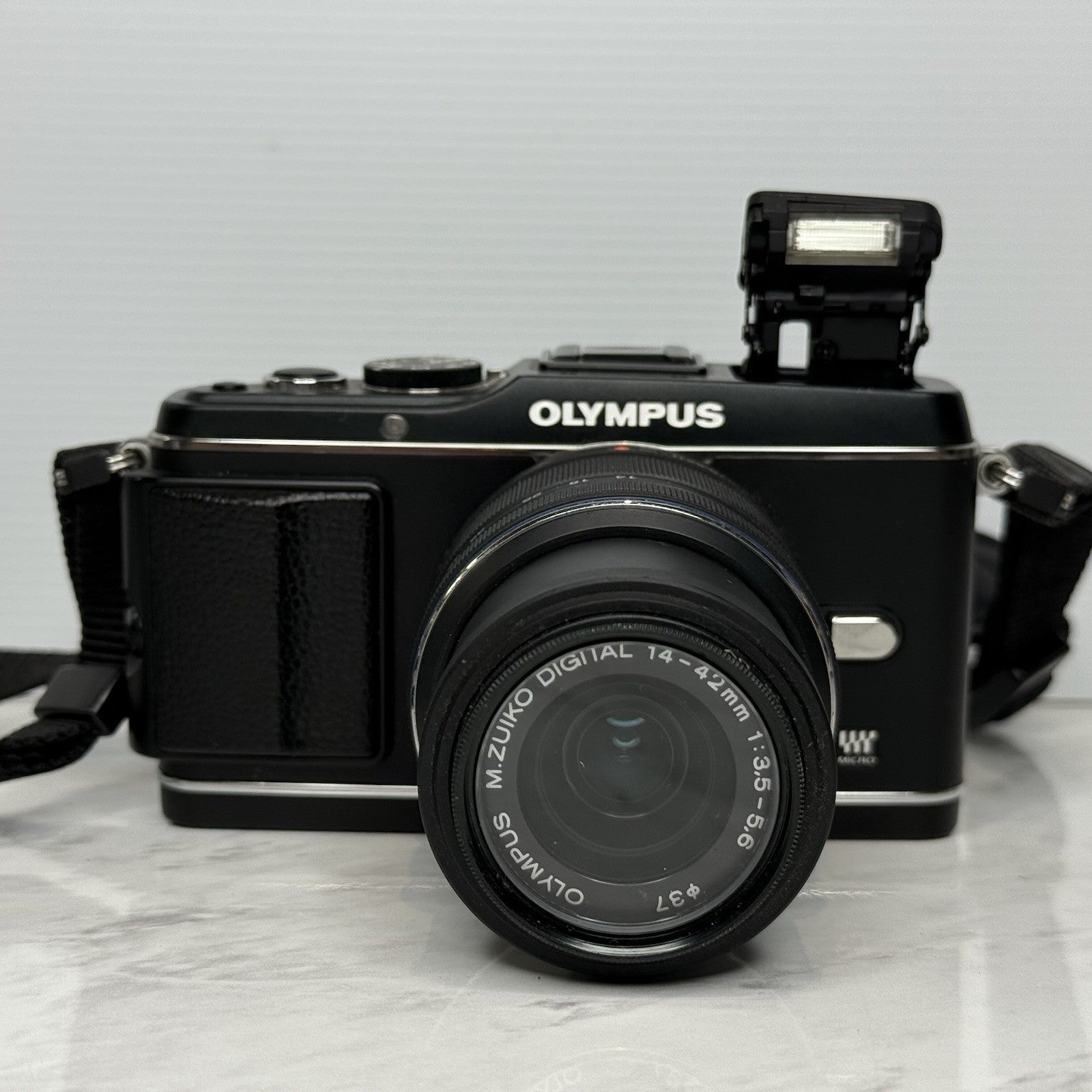 Olympus Pen E-P3 Black Mirrorless Camera + 14-42mm Camera Lens