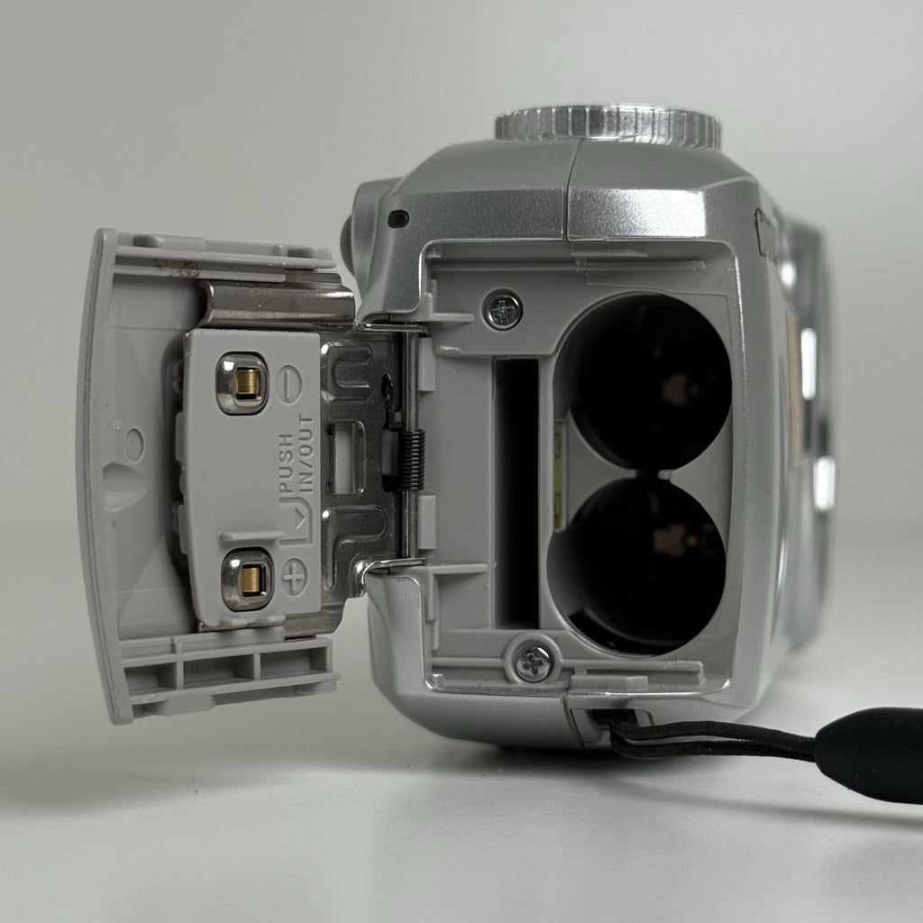 Sony Cybershot DSC-P73 Silver Compact Digital Camera FOR PARTS ONLY!