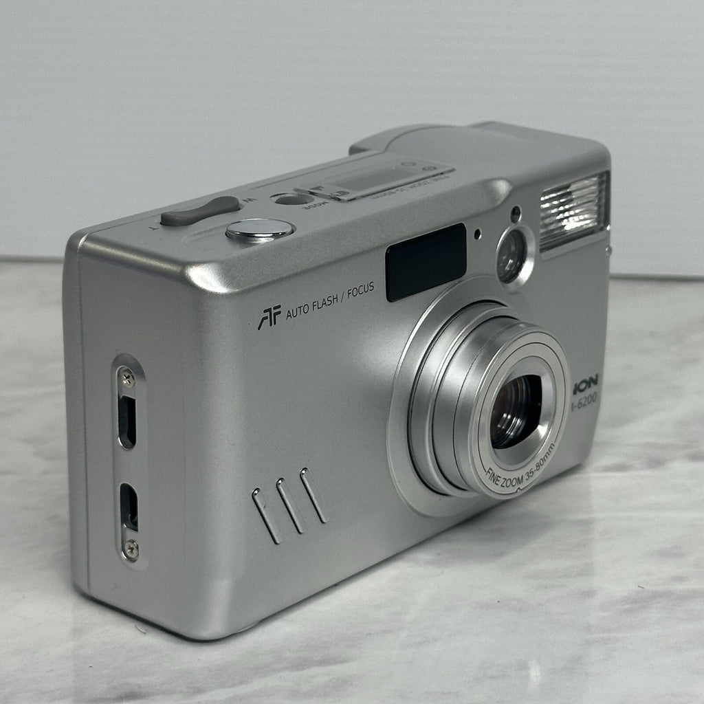 Chinon M-6200 35mm Film Silver Camera