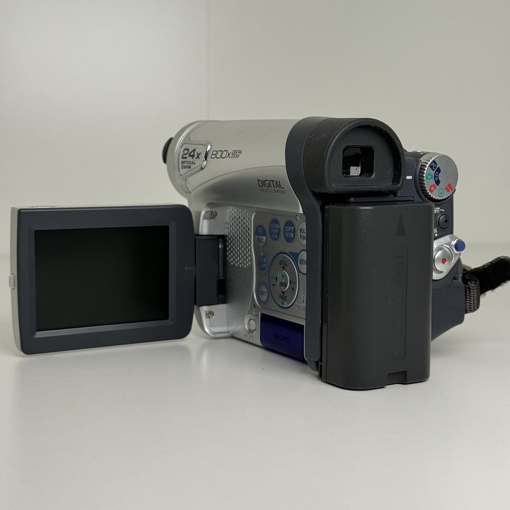 Panasonic NV-GS15 MiniDv Digital Camcorder w/ Battery & Charger