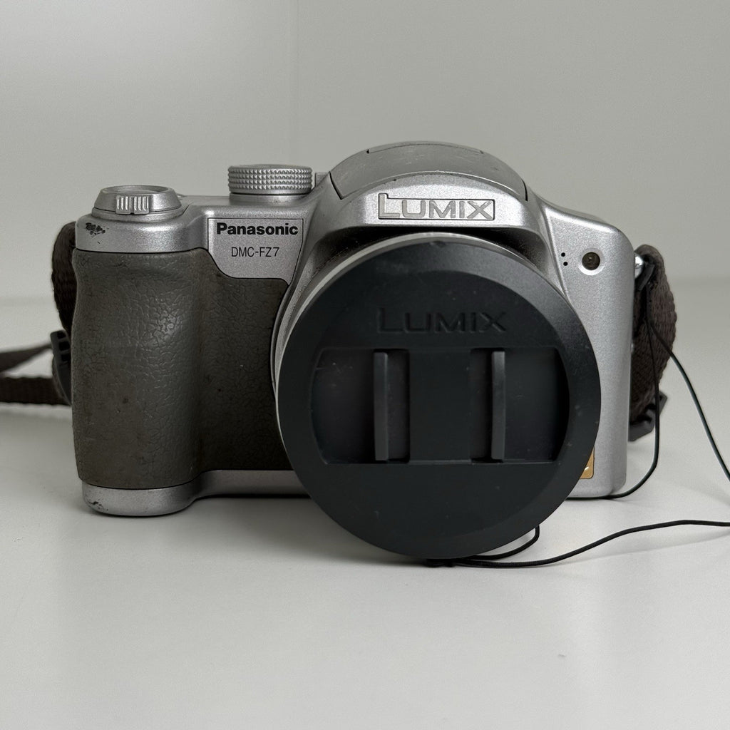 Panasonic Lumix DMC-FZ7 Silver Digital Camera + Battery&Charger