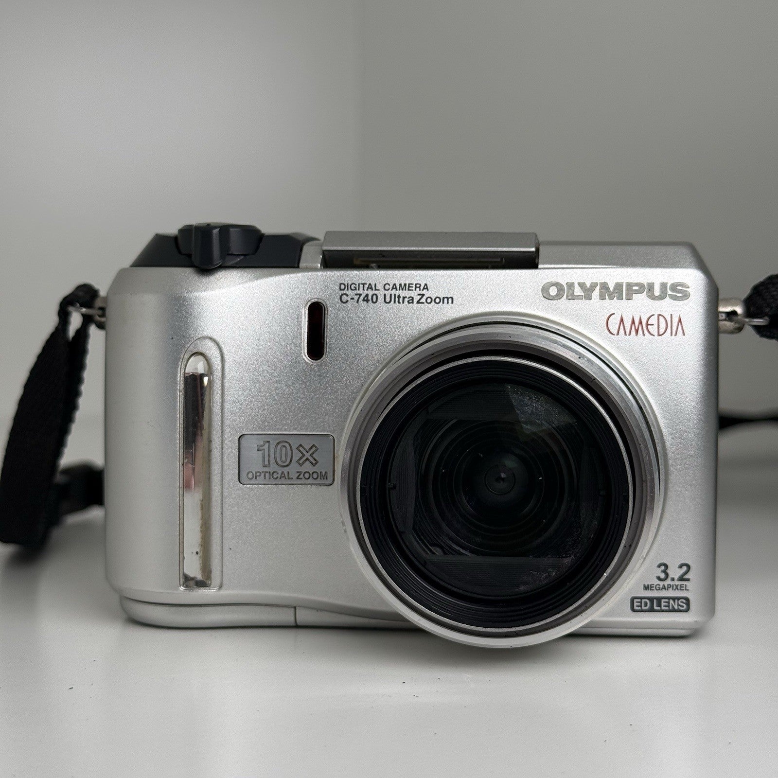 Olympus Camedia C-740 Ultra Zoom Silver Compact Digital Camera