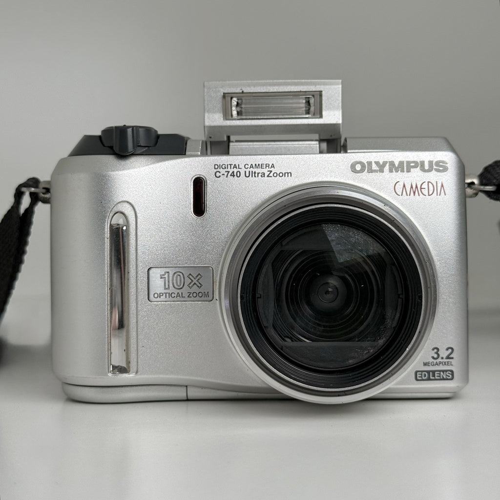 Olympus Camedia C-740 Ultra Zoom Silver Compact Digital Camera