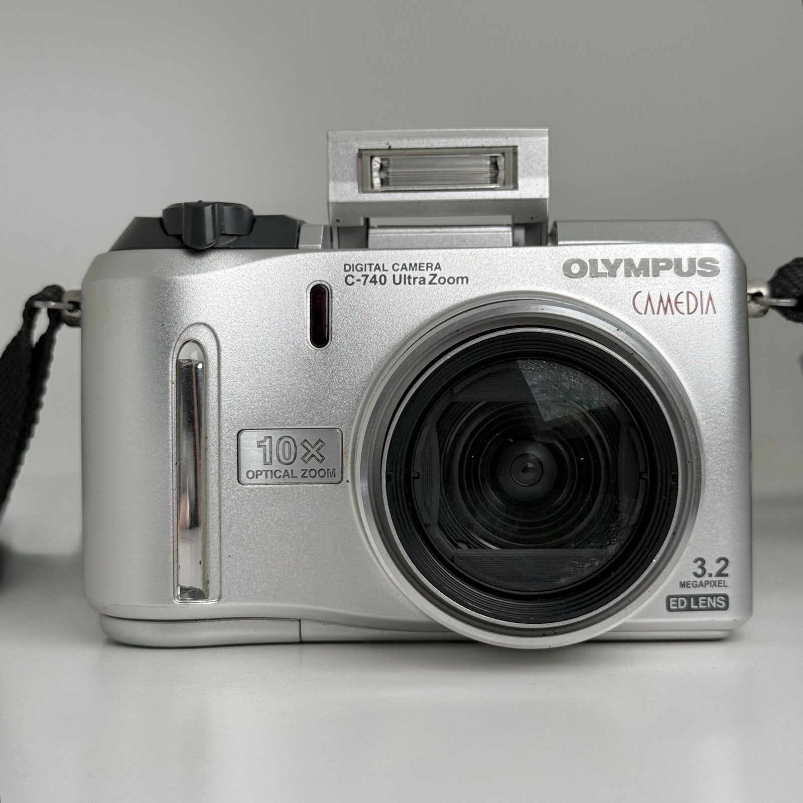 Olympus Camedia C-740 Ultra Zoom Silver Compact Digital Camera
