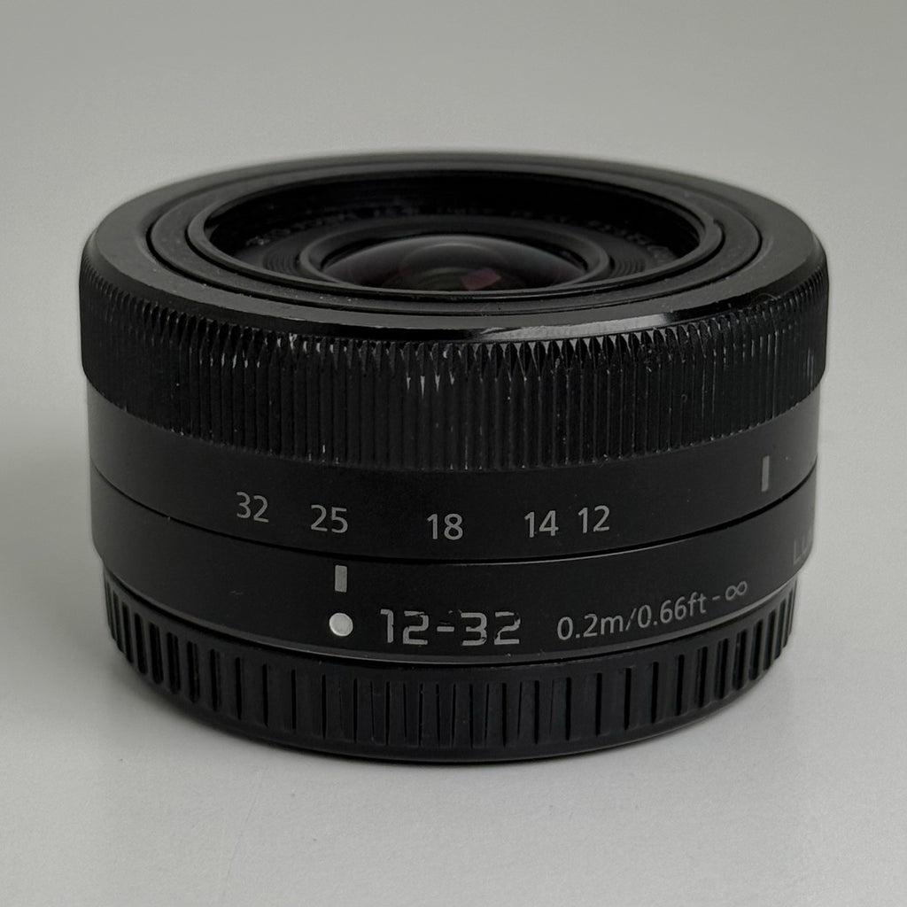Panasonic Lumix 12-32mm F3.5-5.6 Camera Lens Black H-FS12032 FOR PARTS ONLY!