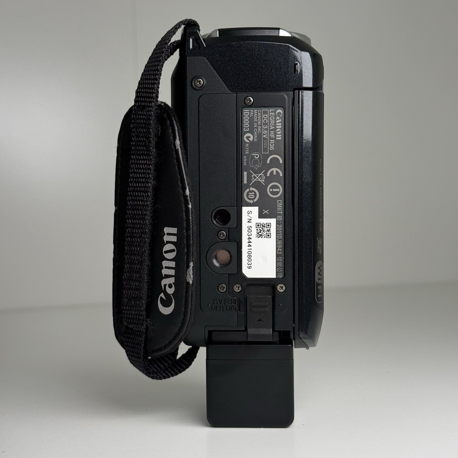 Canon Legria HFR36 Black Compact Camcorder