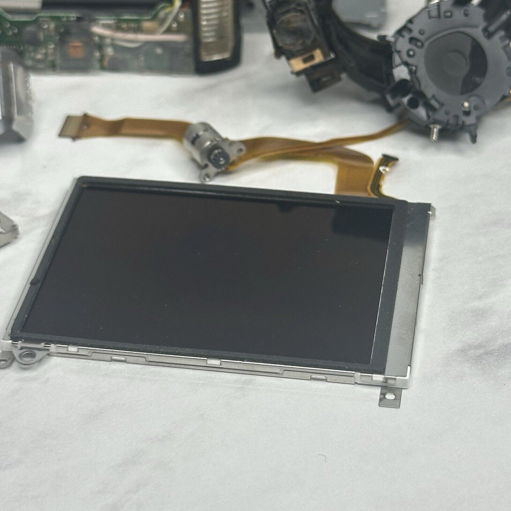 Canon IXUS 95 IS Digital Camera PARTS ONLY