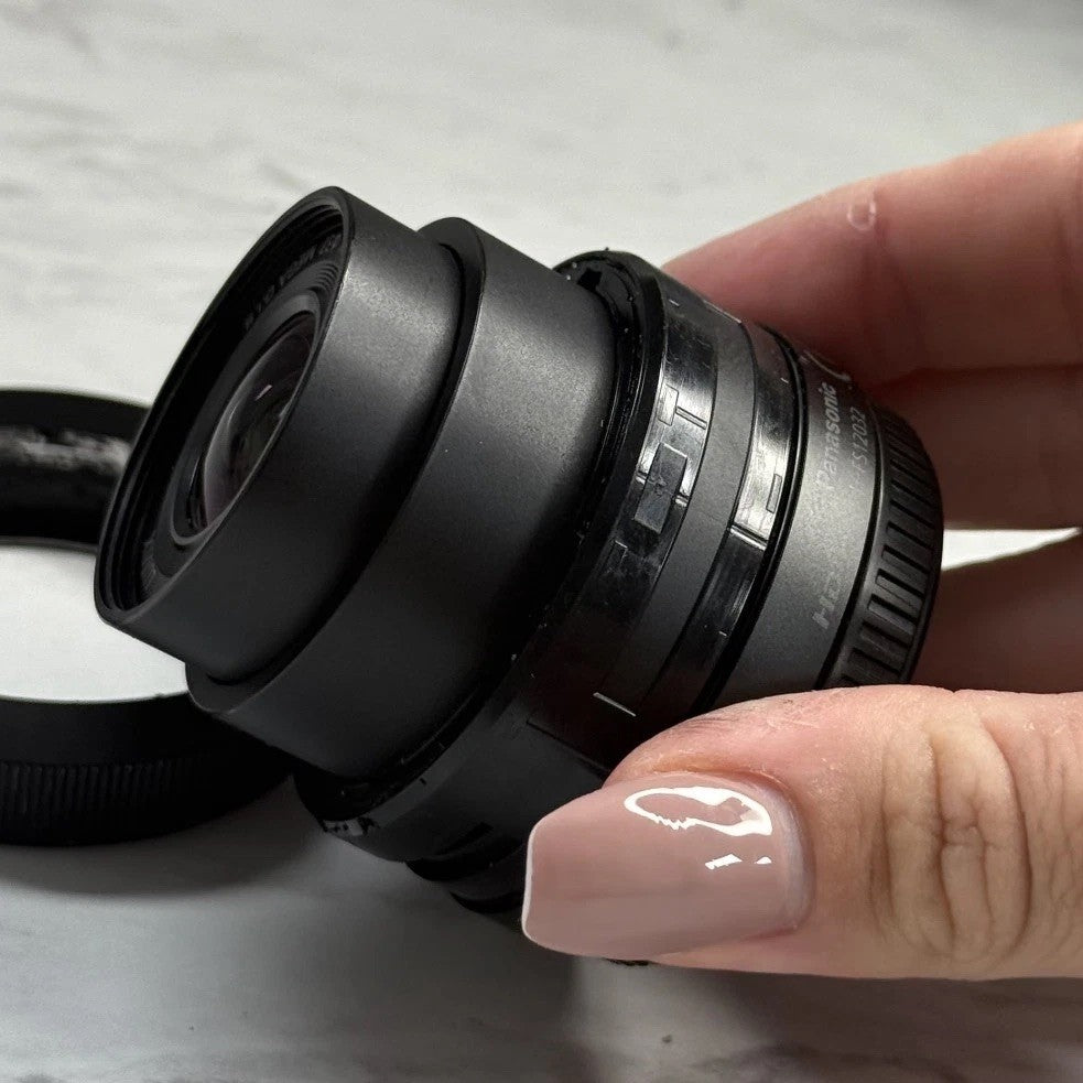 Panasonic Lumix 12-32mm F3.5-5.6 Camera Lens Black H-FS12032 FOR PARTS ONLY!