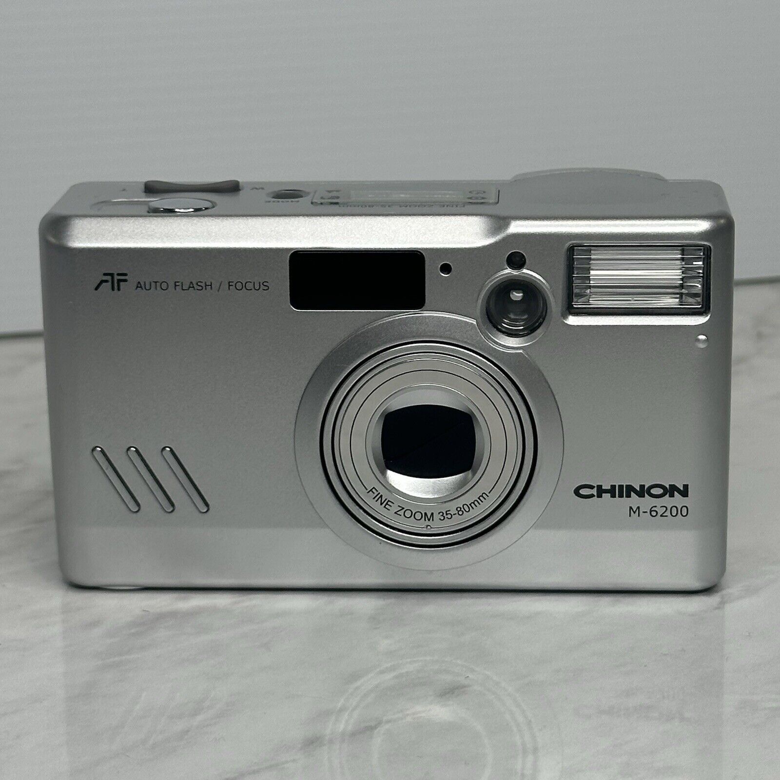 Chinon M-6200 35mm Film Silver Camera
