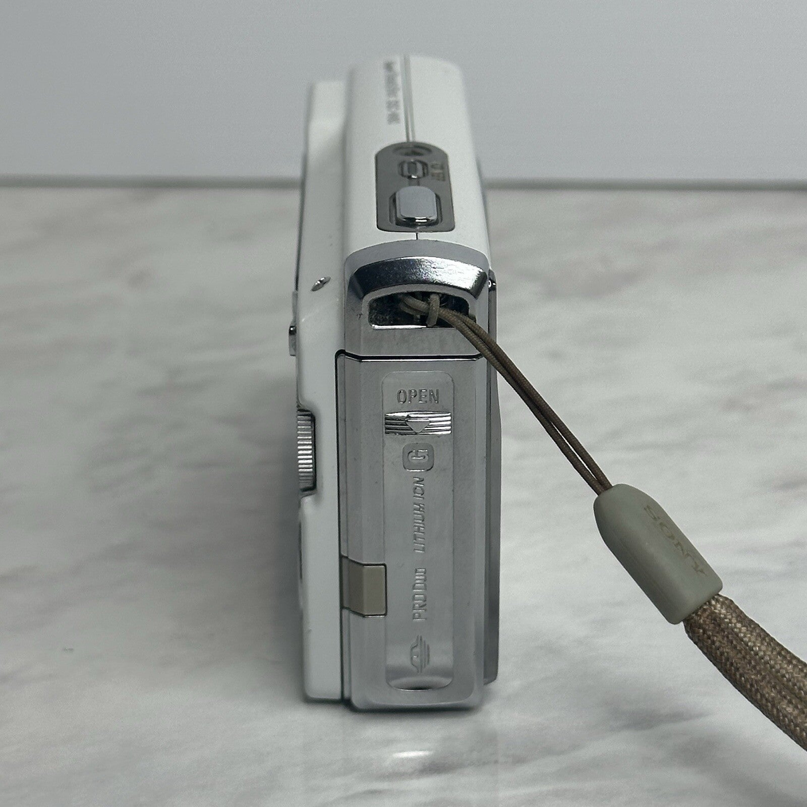 Sony CyberShot Super Steady Shot DSC-W80 White Digital Camera