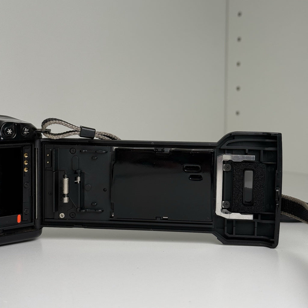 Canon EOS 500 35mm SLR Film Camera with Sigma 28-200mm Lens