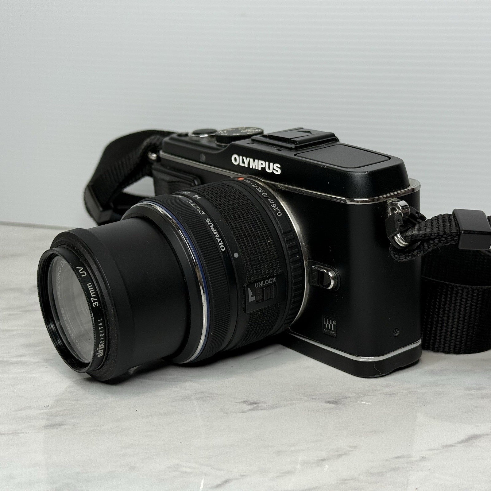 Olympus Pen E-P3 Black Mirrorless Camera + 14-42mm Camera Lens