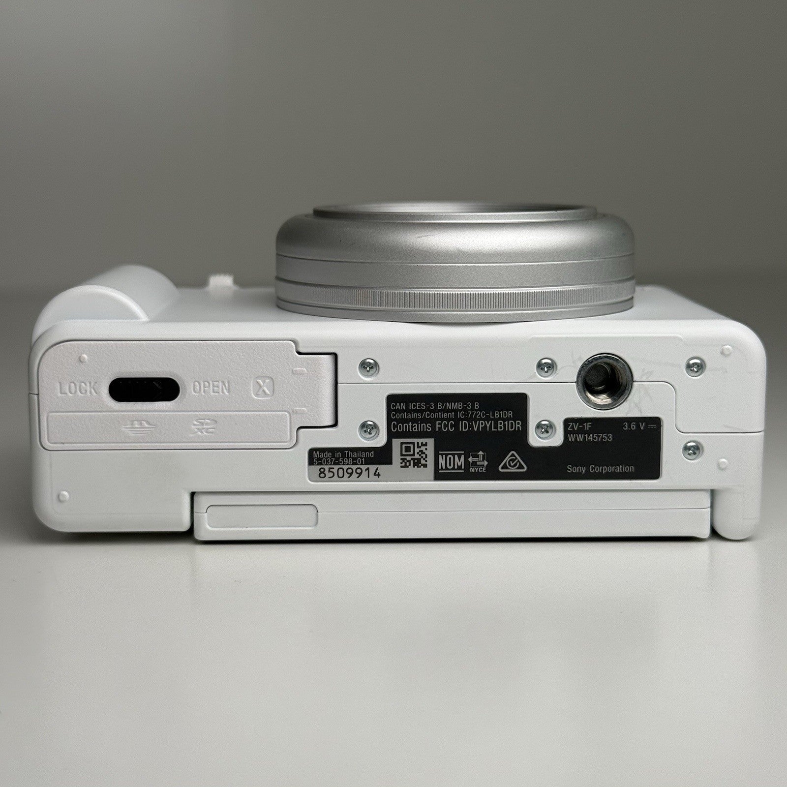 Sony ZV-1F White Compact Digital Vlog Camera with Box + More