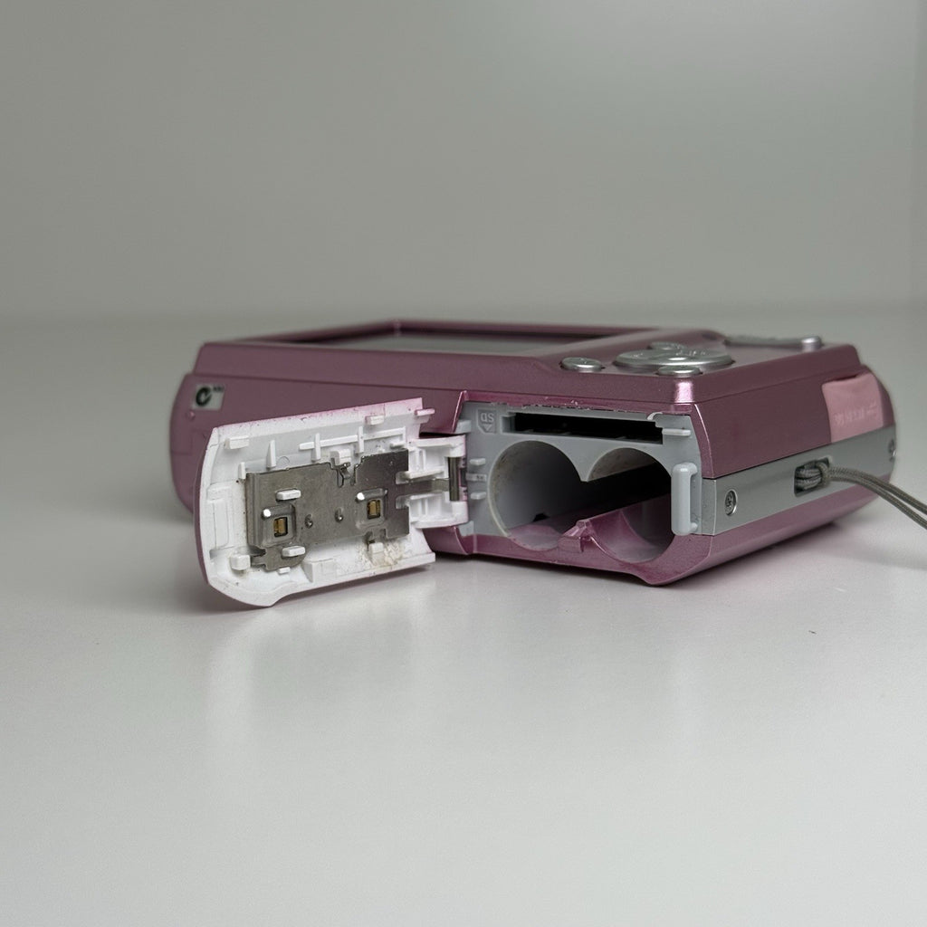 Samsung ES15 Pink Compact Digital Camera 10.2mp FOR PARTS!