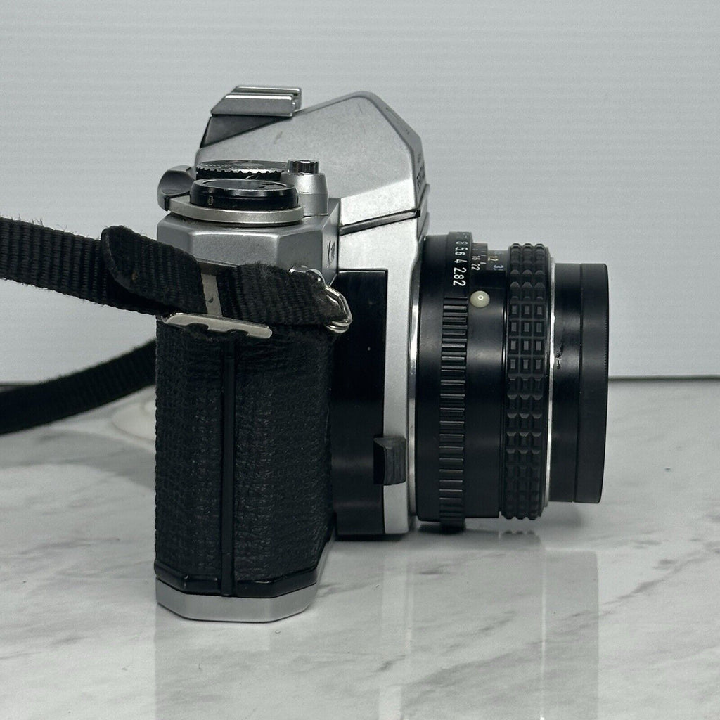 Pentax K1000 Black Silver 35mm Film Camera + 3 Lenses