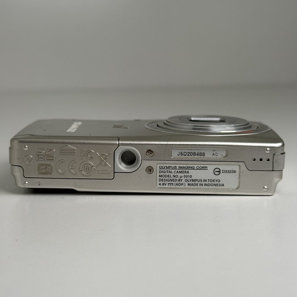 Olympus Stylus Mju 5010 Silver Compact Digital Camera FOR PARTS ONLY!