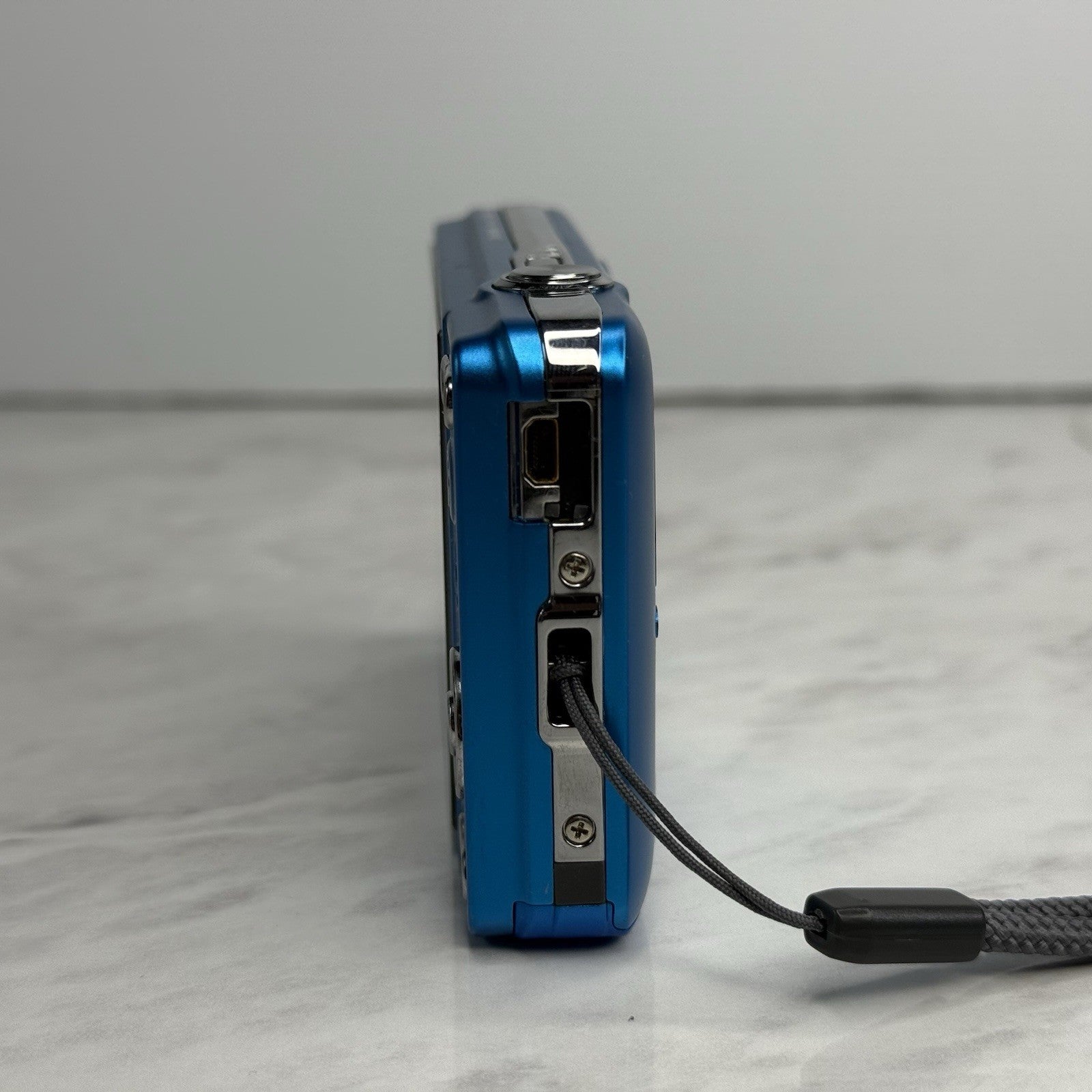 Olympus VG-140 Blue Compact Digital Camera