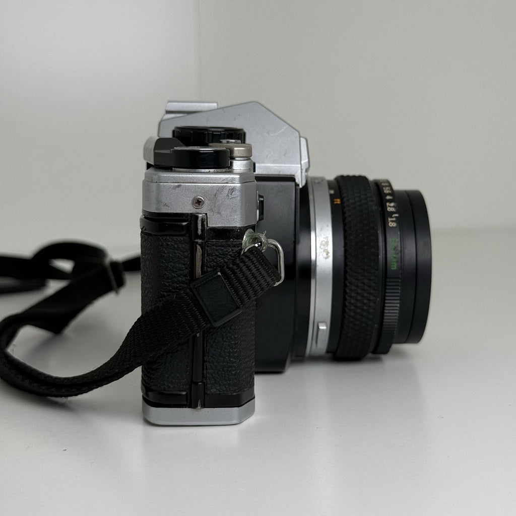 Olympus OM10 35mm Film SLR Camera w/ Olympus 50mm f1.8 Lens