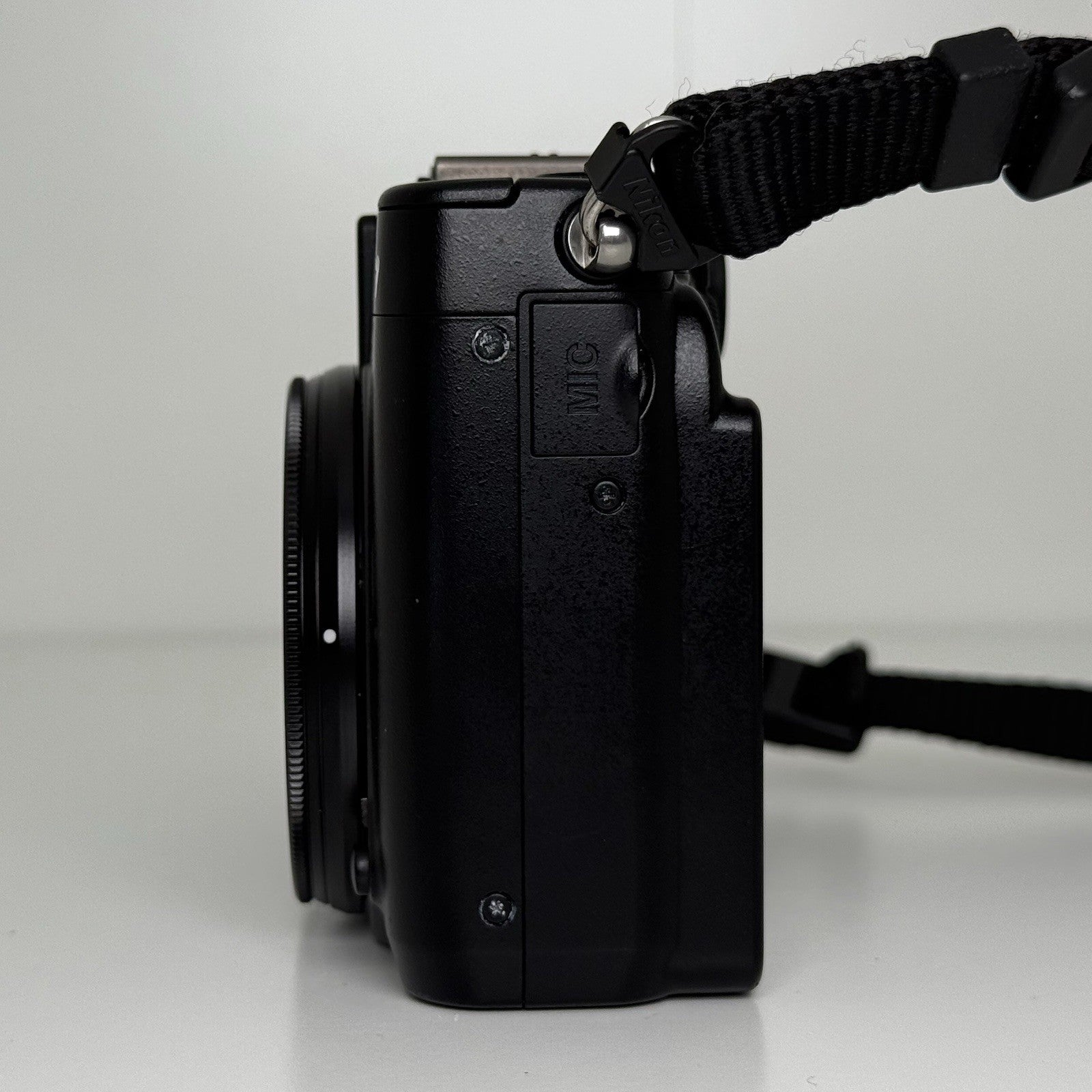 Nikon Coolpix P7000 Black Digital Camera