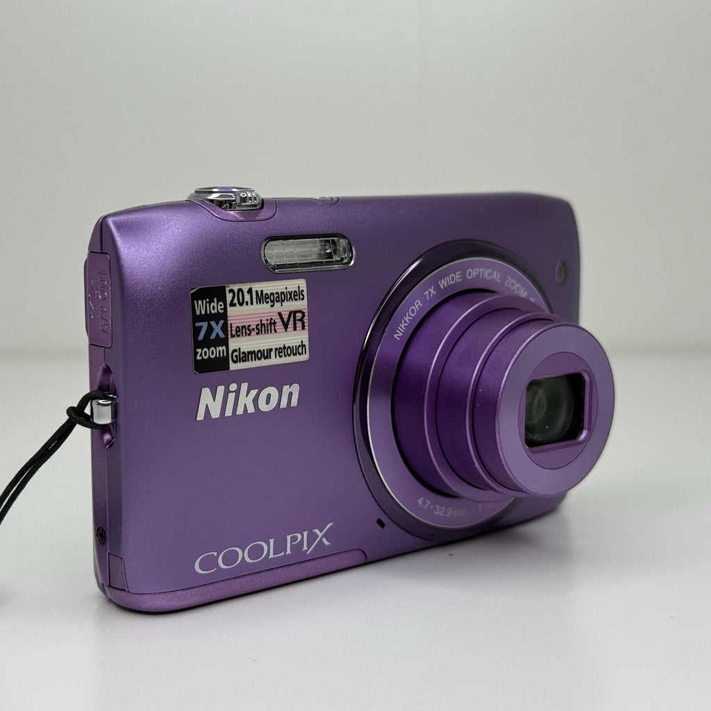 Nikon Coolpix S3500 Purple Compact Digital Camera + Case